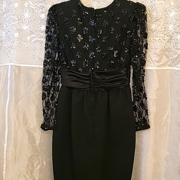 FLASH SALE! CHIC Lace & Sequin Cocktail Dress, Ruched Satin Waist, Tulip Skirt 8 - Picture 6 of 17